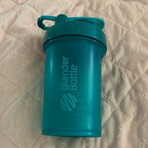 5/$15 NWOT Blender Bottle